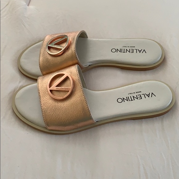 Gucci Rubber Sandal With Crystals in Pink - Lyst
